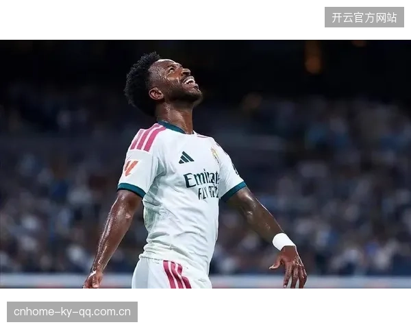 皇马最新三条消息！后防告急，贝林厄姆助攻帽子戏法——2024赛季皇马的秘密武器与危机解读